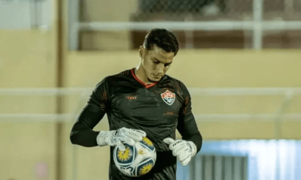 image Vitória perde goleiro para o futebol europeu; descubra quem é o novo destino do jogador